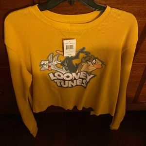 Misses Junior’s Looney Tunes Brand good weight Thermal size L